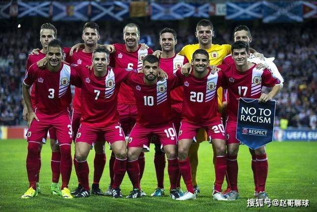 国米球迷对迪乌夫表现各异，右翼卫问题仍待解决